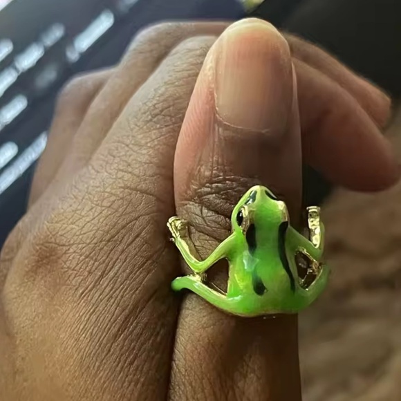 Anthropologie Jewelry - Green Frog Reptile Ring